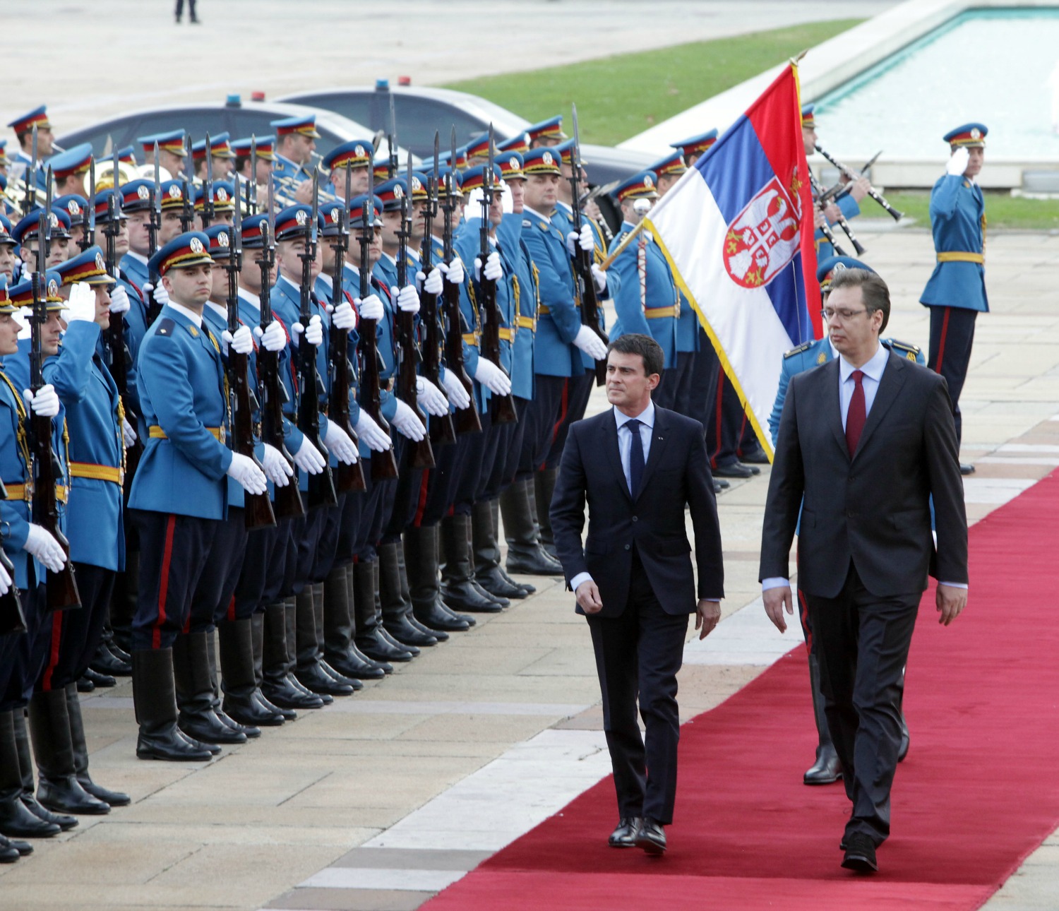 Novembre 2014, Manuel Valls rencontre Aleksandar Vucic à Belgrade pour célébrer les relations franco-serbes et le centenaire. Crédit: Ambassade de France